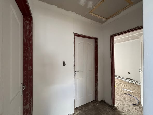 Home for Sale in Rocky Crest photo 2