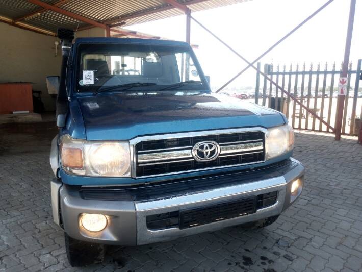 2005 TOYOTA LAND CRUISER 4.5 PETROL photo 6