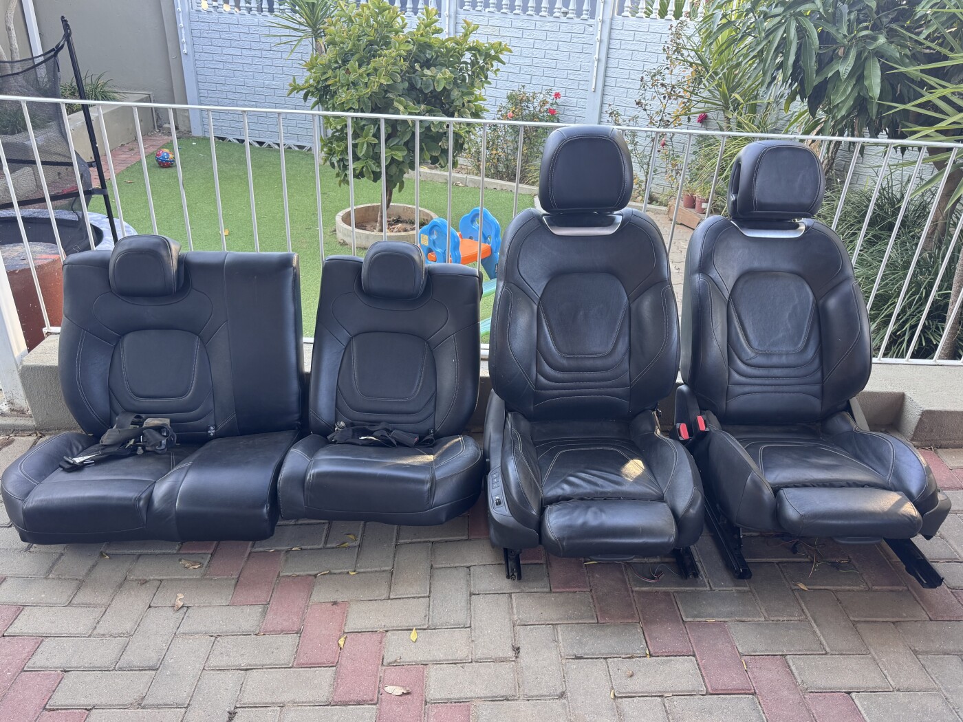 CAR SEATS photo 1