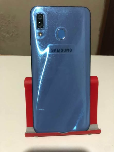 Samsung A30 photo 2