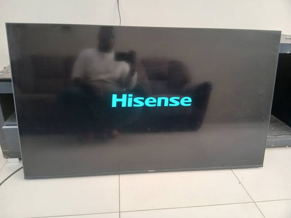 Hisense 55inch smart Tv with remote photo 1