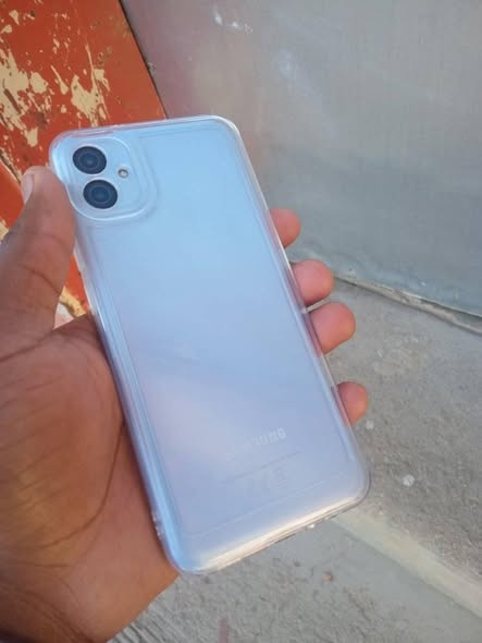 SAMSUNG A04E photo 3