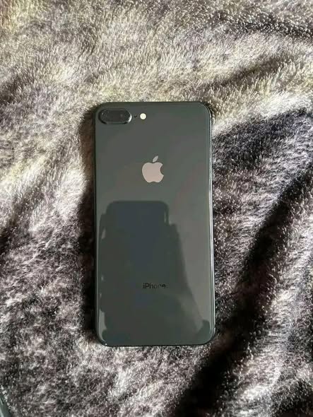 iPhone 8plus 64gb photo 1
