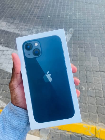 iPhone 13 photo 1