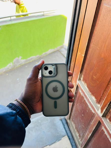 iPhone 13 photo 1