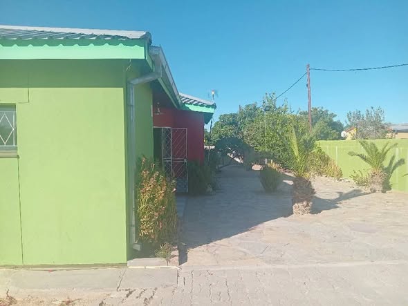 HOUSE FOR SALE IN ONDANGWA photo 4