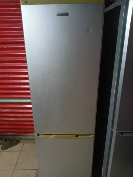 Kelvinator fridge photo 4