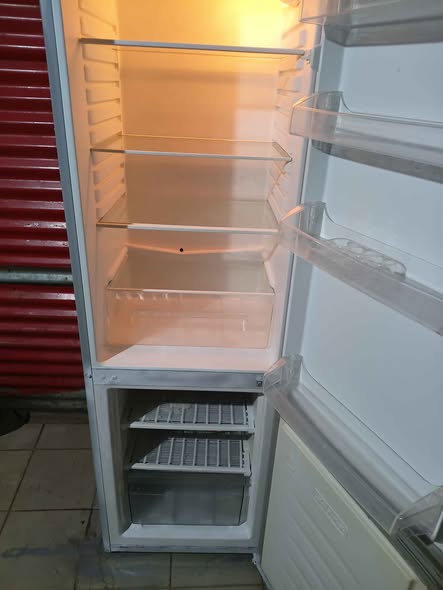 Kelvinator fridge photo 3