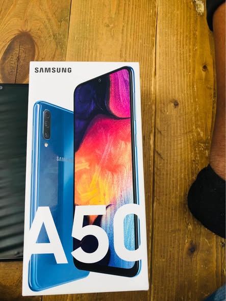 Samsung A50 photo 2