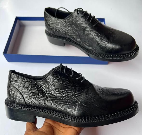 Leather shoes photo 4