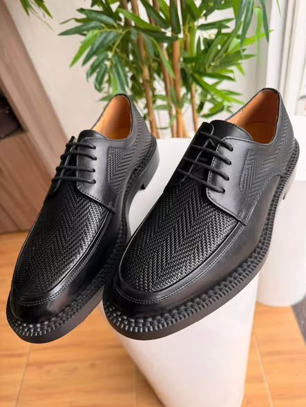 Leather shoes photo 1