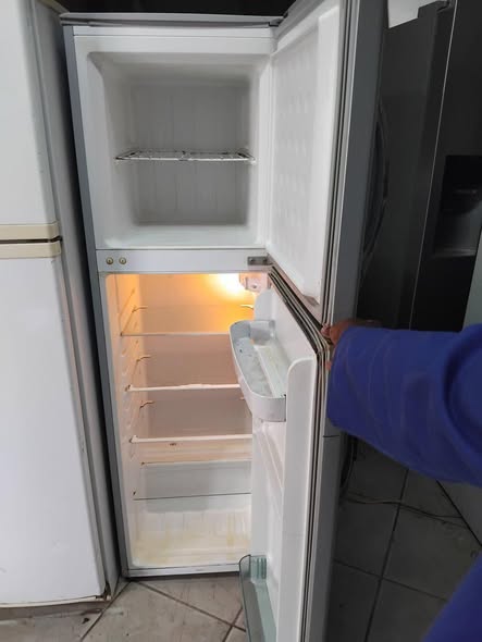Kelvinator fridge photo 1