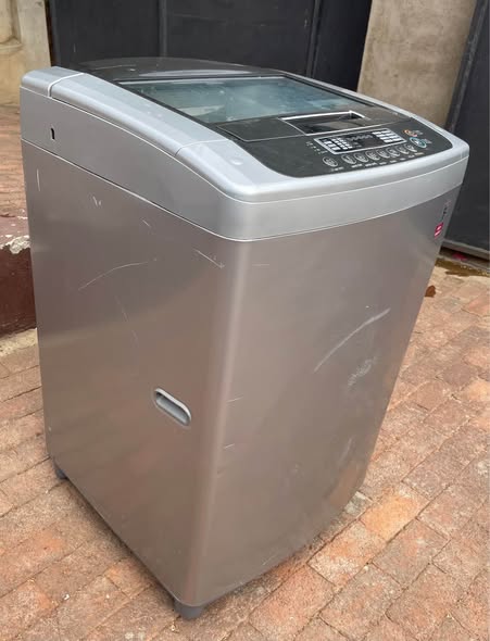 Lg 16kg top loader washing machine photo 2