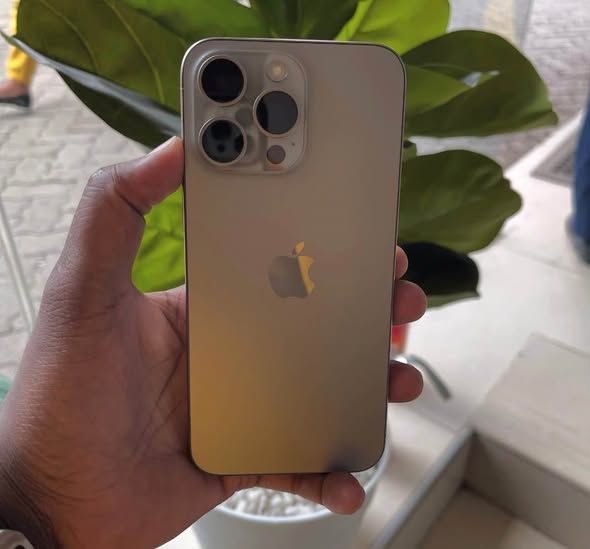 iPhone 15 Pro Max photo 4