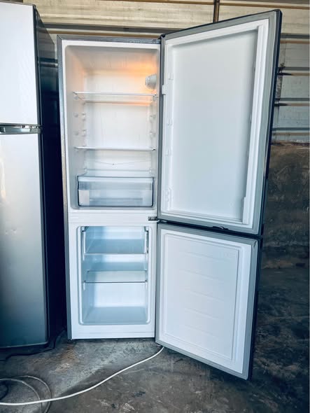 Gray Kelvenator Fridge photo 3