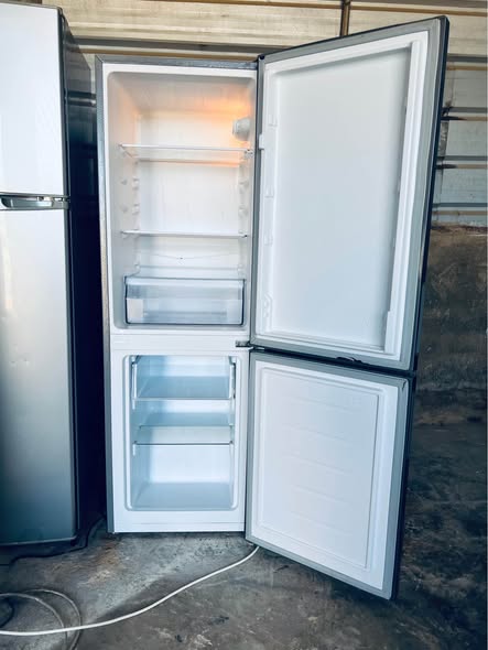 Gray Kelvenator Fridge photo 4