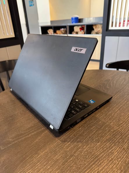 Acer TravelMate photo 3