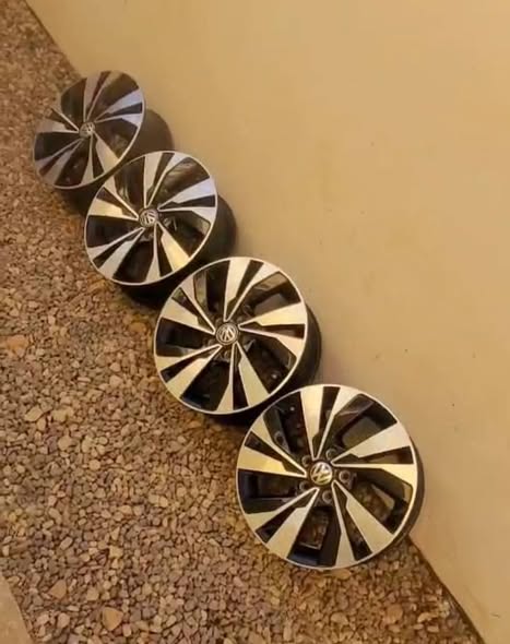 R15 Volkswagen rims photo 3