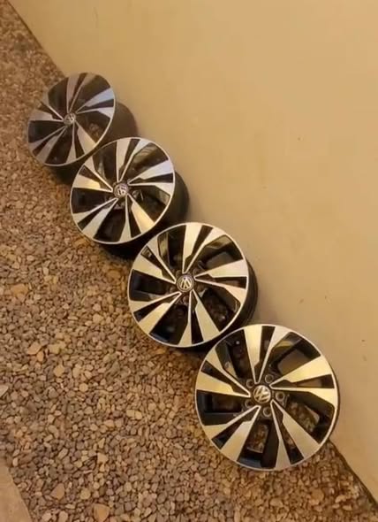 R15 Volkswagen rims photo 1