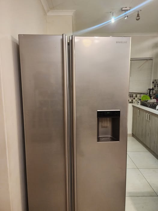 Double door fridge photo 1