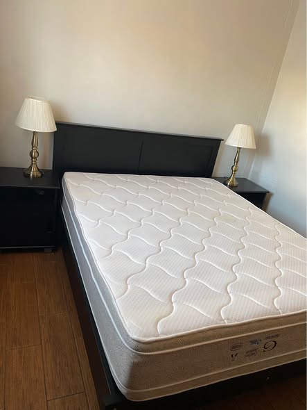 QUEEN SIZE BED photo 1