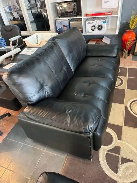 Leather 3-Piece Couch Set photo 3
