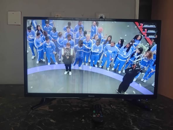 Hisense 32 inch TV with remote photo 3