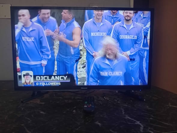 Hisense 32 inch TV with remote photo 2