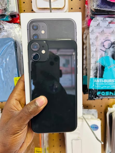 iPhone 11 photo 2