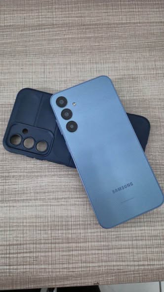 SAMSUNG A25 photo 2