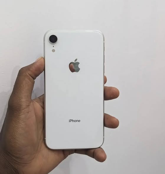 IPhone XR photo 3