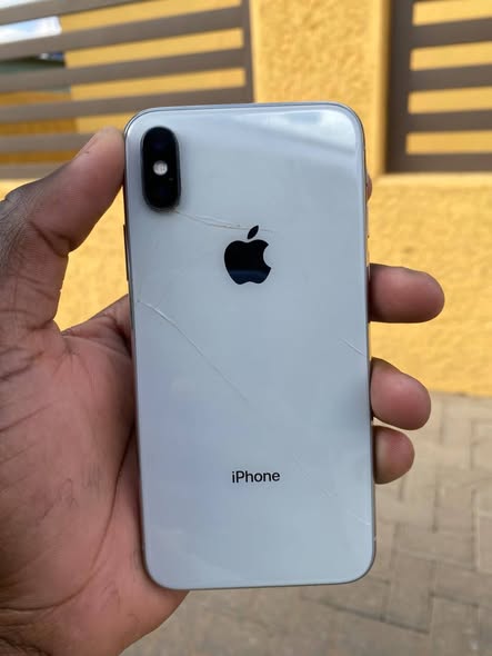 Iphone X 64gig photo 3