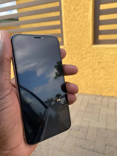 Iphone X 64gig photo 1