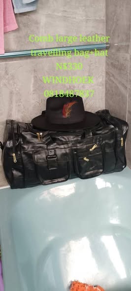 Leather travelling bag photo 1