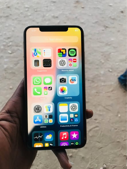 iPhone XS Max 64GB photo 2