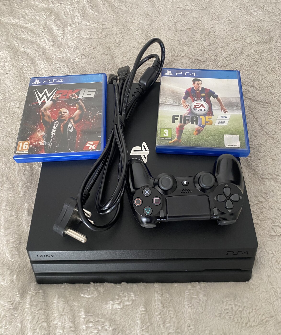 PlayStation 4 Pro (1TB) photo 1