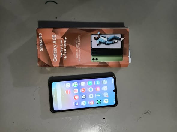 Samsung A05 64 gig photo 3