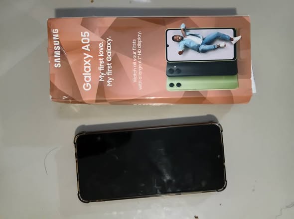 Samsung A05 64 gig photo 4