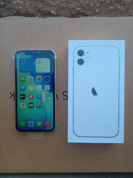 IPHONE 11 photo 1