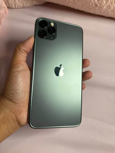 iPhone 11 Pro Max photo 2