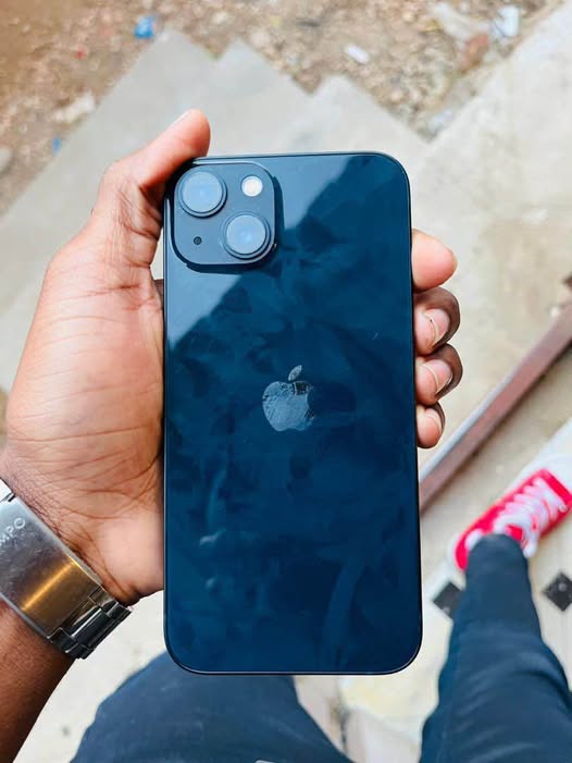 iPhone 13 photo 1
