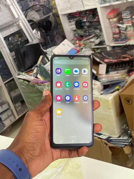 Samsung A12 photo 1