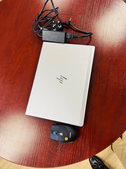 HP LAPTOP photo 2
