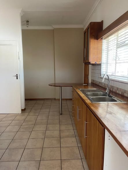 HOUSE FOR RENT photo 3