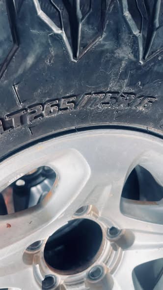 Bakkie tyres photo 1