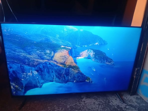 Hisense 50 inch SMART TV photo 2