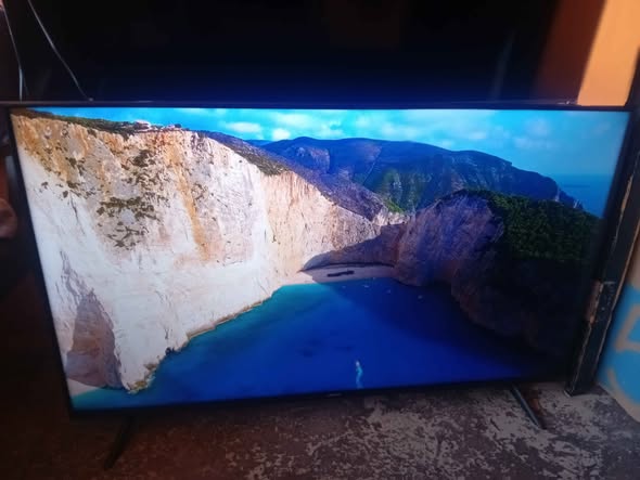 Hisense 50 inch SMART TV photo 1