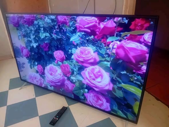 JVC SMART TV 70INCH photo 5