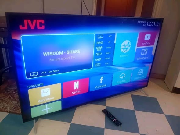 JVC SMART TV 70INCH photo 4