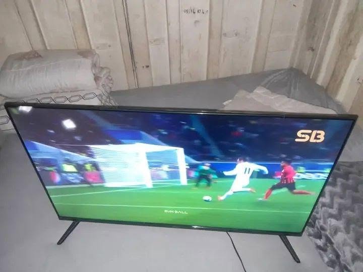 32inch Skyworth LED TV photo 1
